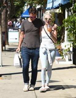 Alessandra Torresani feet photo thumbnail