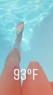 Alessandra Torresani feet photo thumbnail