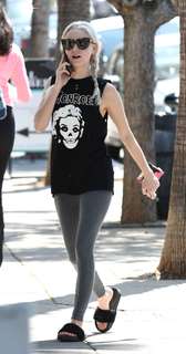 Alessandra Torresani feet photo thumbnail