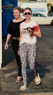 Alessandra Torresani feet photo thumbnail