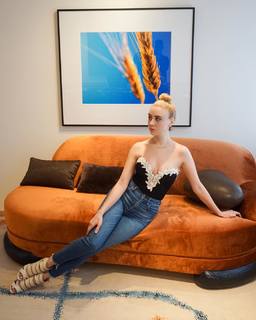 Alessandra Torresani feet photo thumbnail