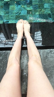 Alessandra Torresani feet photo thumbnail