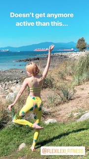 Alessandra Torresani feet photo thumbnail