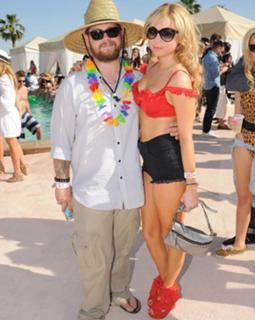 Alessandra Torresani feet photo thumbnail