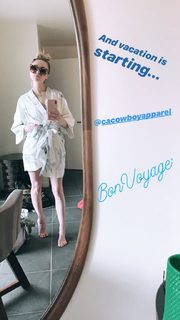 Alessandra Torresani feet photo thumbnail