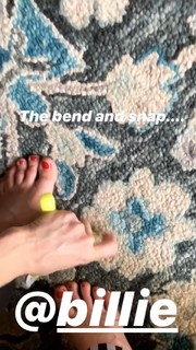 Alessandra Torresani feet photo thumbnail
