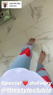 Alessandra Torresani feet photo thumbnail