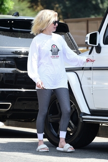 Alessandra Torresani feet photo thumbnail