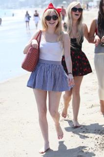 Alessandra Torresani feet photo thumbnail