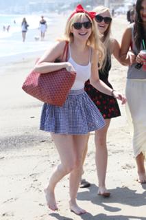 Alessandra Torresani feet photo thumbnail