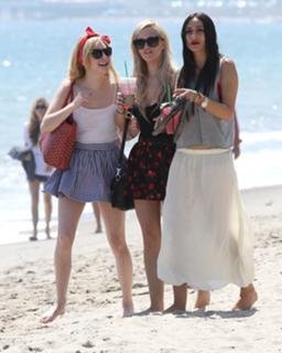 Alessandra Torresani feet photo thumbnail