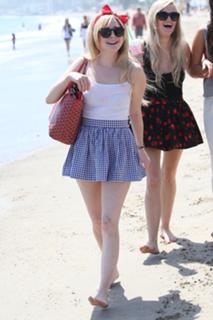 Alessandra Torresani feet photo thumbnail