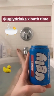 Alessandra Torresani feet photo thumbnail