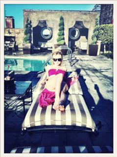 Alessandra Torresani feet photo thumbnail