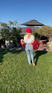 Alessandra Torresani feet photo thumbnail