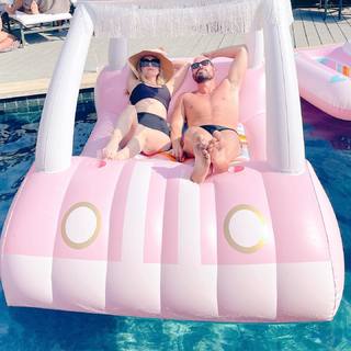 Alessandra Torresani feet photo thumbnail