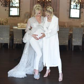 Alessandra Torresani feet photo thumbnail