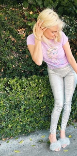 Alessandra Torresani feet photo thumbnail