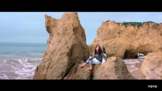 Alessia Cara feet photo thumbnail