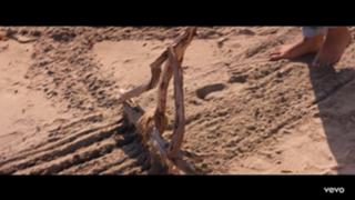 Alessia Cara feet photo thumbnail