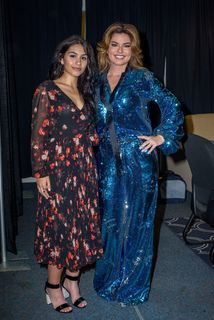 Alessia Cara feet photo thumbnail