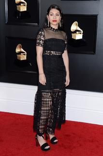 Alessia Cara feet photo thumbnail