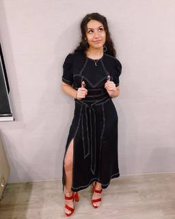 Alessia Cara feet photo thumbnail