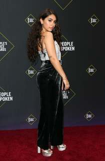 Alessia Cara feet photo thumbnail