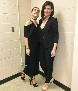 Alessia Cara feet photo thumbnail