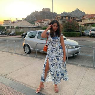 Alessia Cara feet photo thumbnail