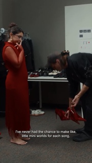 Alessia Cara feet photo thumbnail