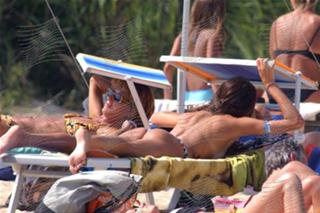 Alessia Fabiani feet photo thumbnail