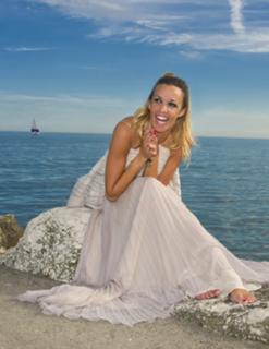 Alessia Fabiani feet photo thumbnail