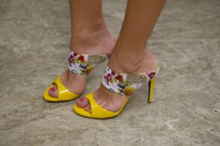 Alessia Fabiani feet photo thumbnail