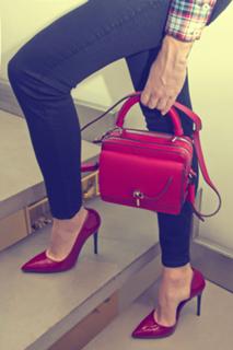 Alessia Fabiani feet photo thumbnail