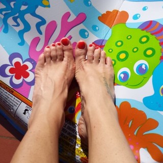 Alessia Fabiani feet photo thumbnail