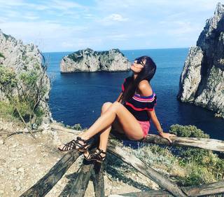 Alessia Fabiani feet photo thumbnail