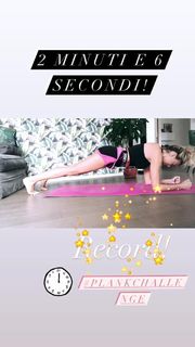 Alessia Fabiani feet photo thumbnail