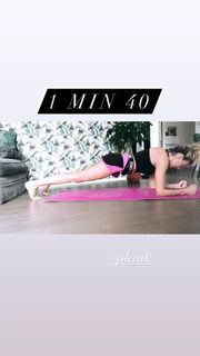 Alessia Fabiani feet photo thumbnail