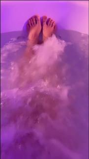 Alessia Fabiani feet photo thumbnail