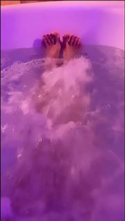 Alessia Fabiani feet photo thumbnail