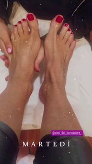 Alessia Fabiani feet photo thumbnail