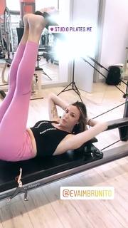 Alessia Fabiani feet photo thumbnail