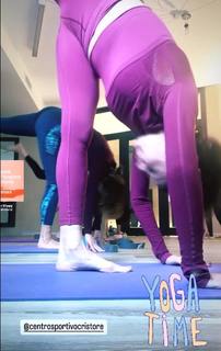 Alessia Fabiani feet photo thumbnail