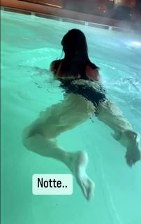 Alessia Fabiani feet photo thumbnail