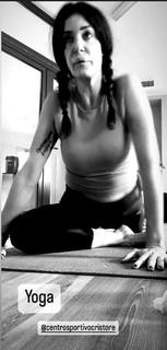 Alessia Fabiani feet photo thumbnail