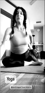 Alessia Fabiani feet photo thumbnail