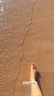 Alessia Fabiani feet photo thumbnail