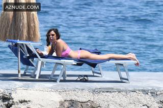 Alessia Fabiani feet photo thumbnail