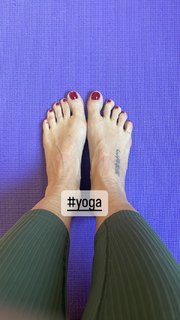 Alessia Fabiani feet photo thumbnail